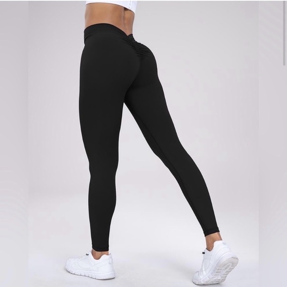 NUX Pants - Nux Booty Scrunch Seamless Black Leggings - L - NWOT